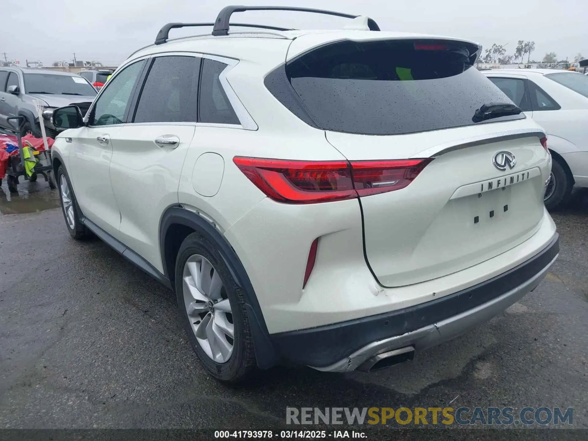 17 Photograph of a damaged car 3PCAJ5M16KF116521 INFINITI QX50 2019