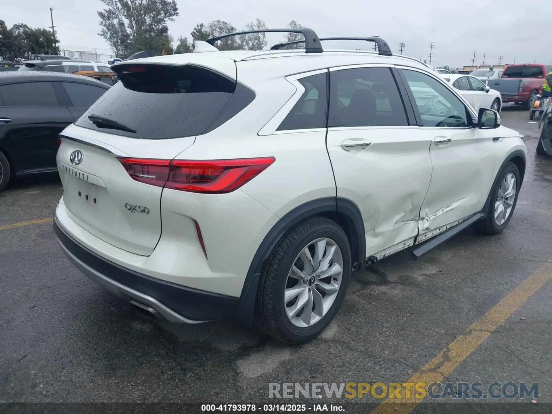 4 Photograph of a damaged car 3PCAJ5M16KF116521 INFINITI QX50 2019