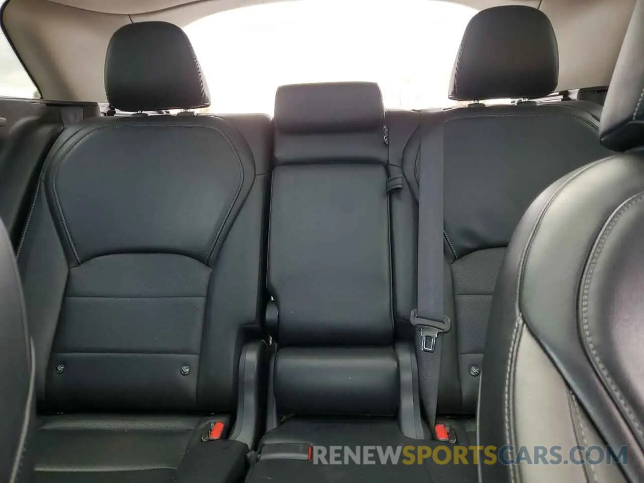 10 Photograph of a damaged car 3PCAJ5M16KF117748 INFINITI QX50 2019