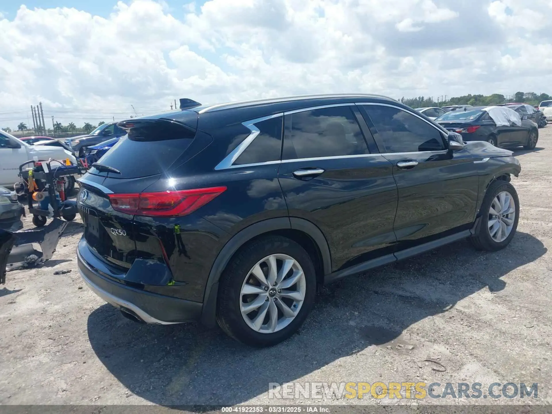 4 Photograph of a damaged car 3PCAJ5M16KF119709 INFINITI QX50 2019