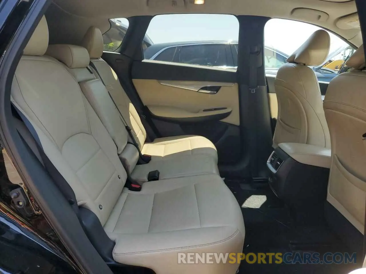 10 Photograph of a damaged car 3PCAJ5M16KF137918 INFINITI QX50 2019