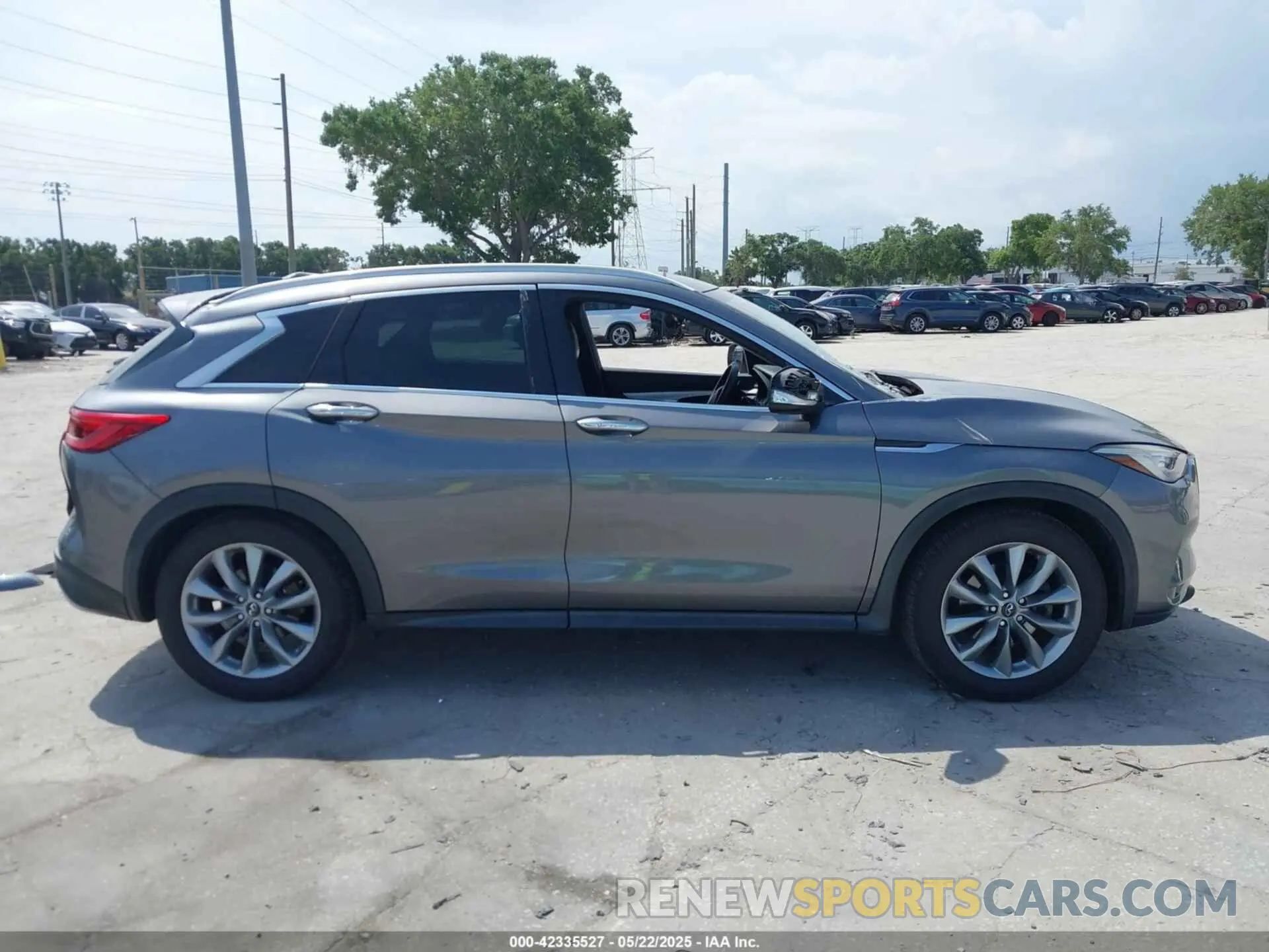 13 Photograph of a damaged car 3PCAJ5M16KF138258 INFINITI QX50 2019