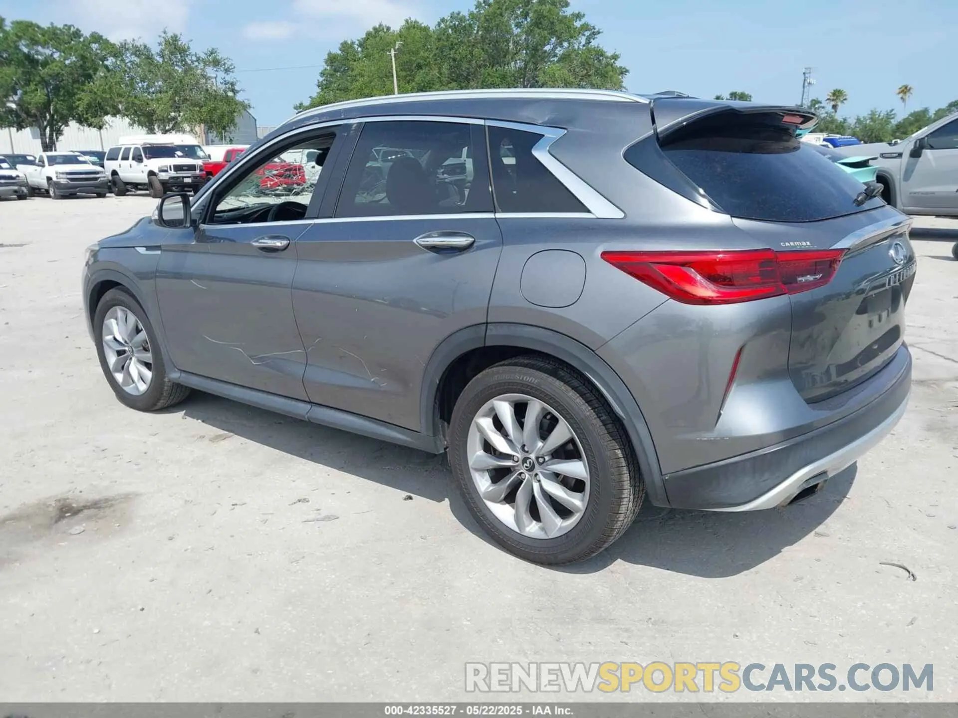 3 Photograph of a damaged car 3PCAJ5M16KF138258 INFINITI QX50 2019