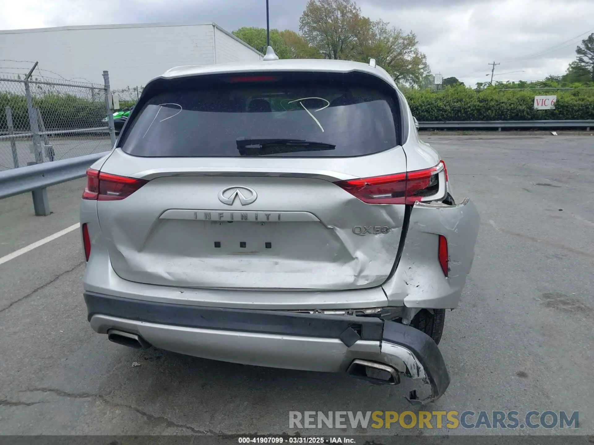 15 Photograph of a damaged car 3PCAJ5M17KF114843 INFINITI QX50 2019