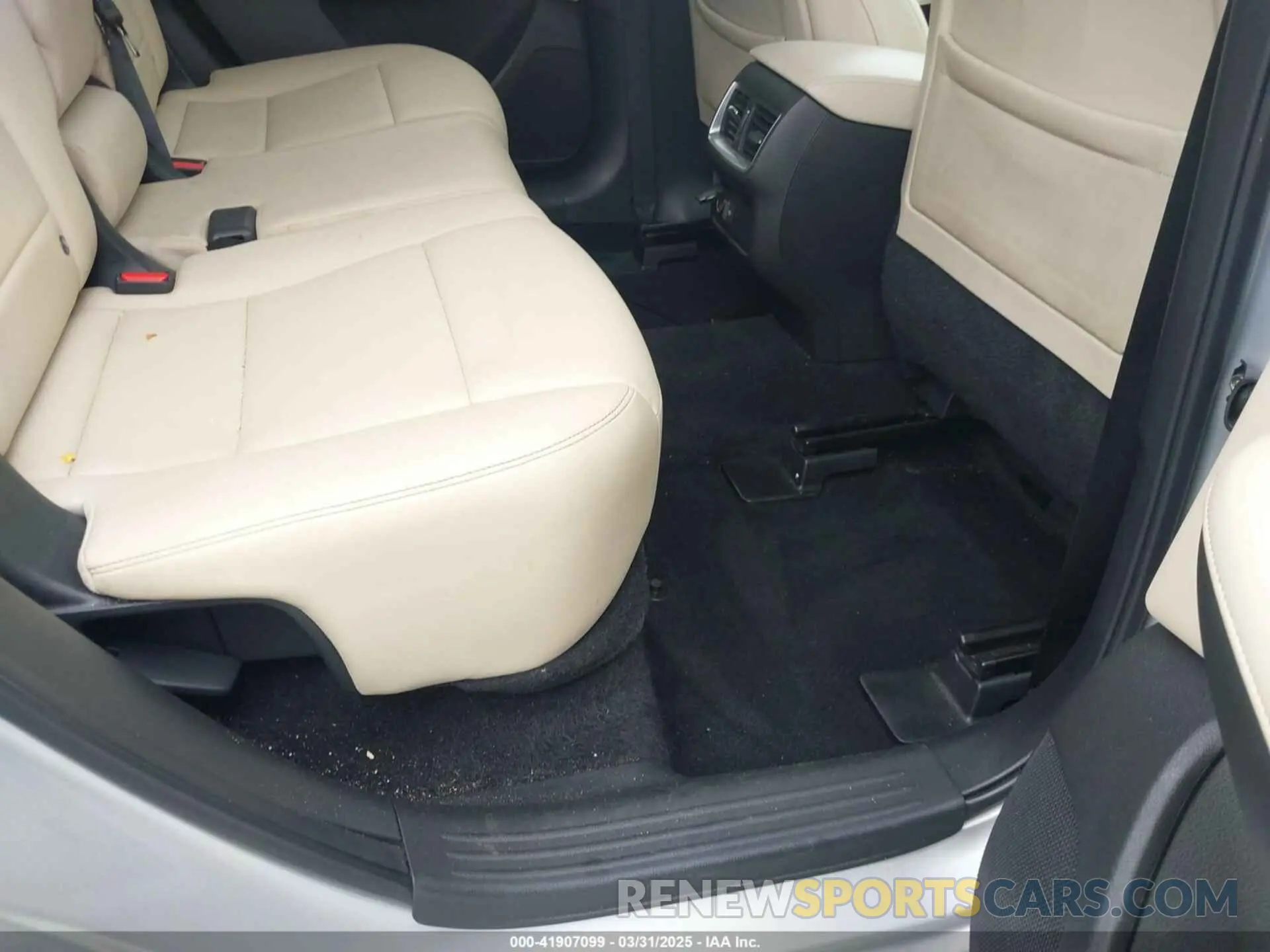 8 Photograph of a damaged car 3PCAJ5M17KF114843 INFINITI QX50 2019
