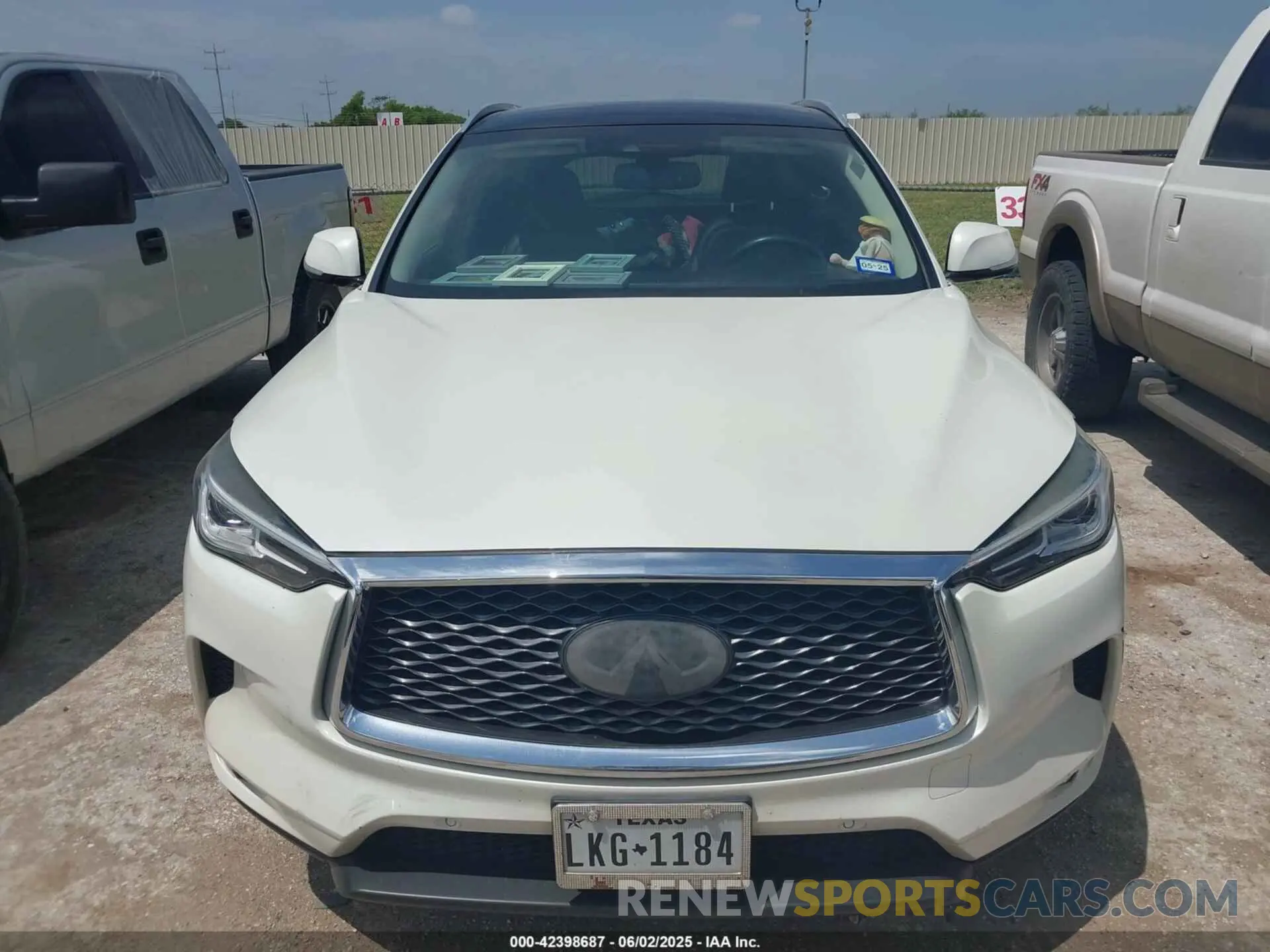 11 Photograph of a damaged car 3PCAJ5M18KF122093 INFINITI QX50 2019
