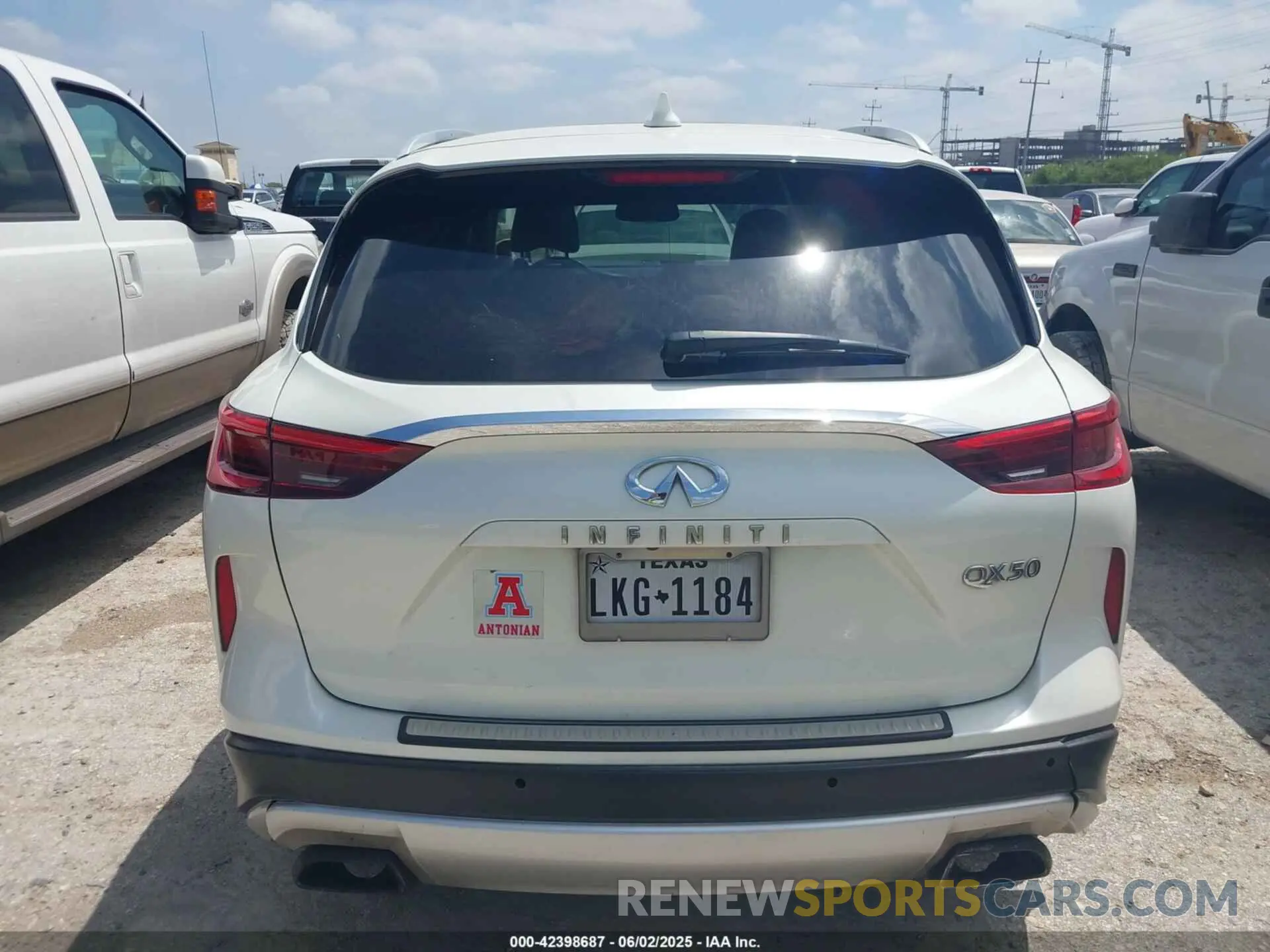15 Photograph of a damaged car 3PCAJ5M18KF122093 INFINITI QX50 2019