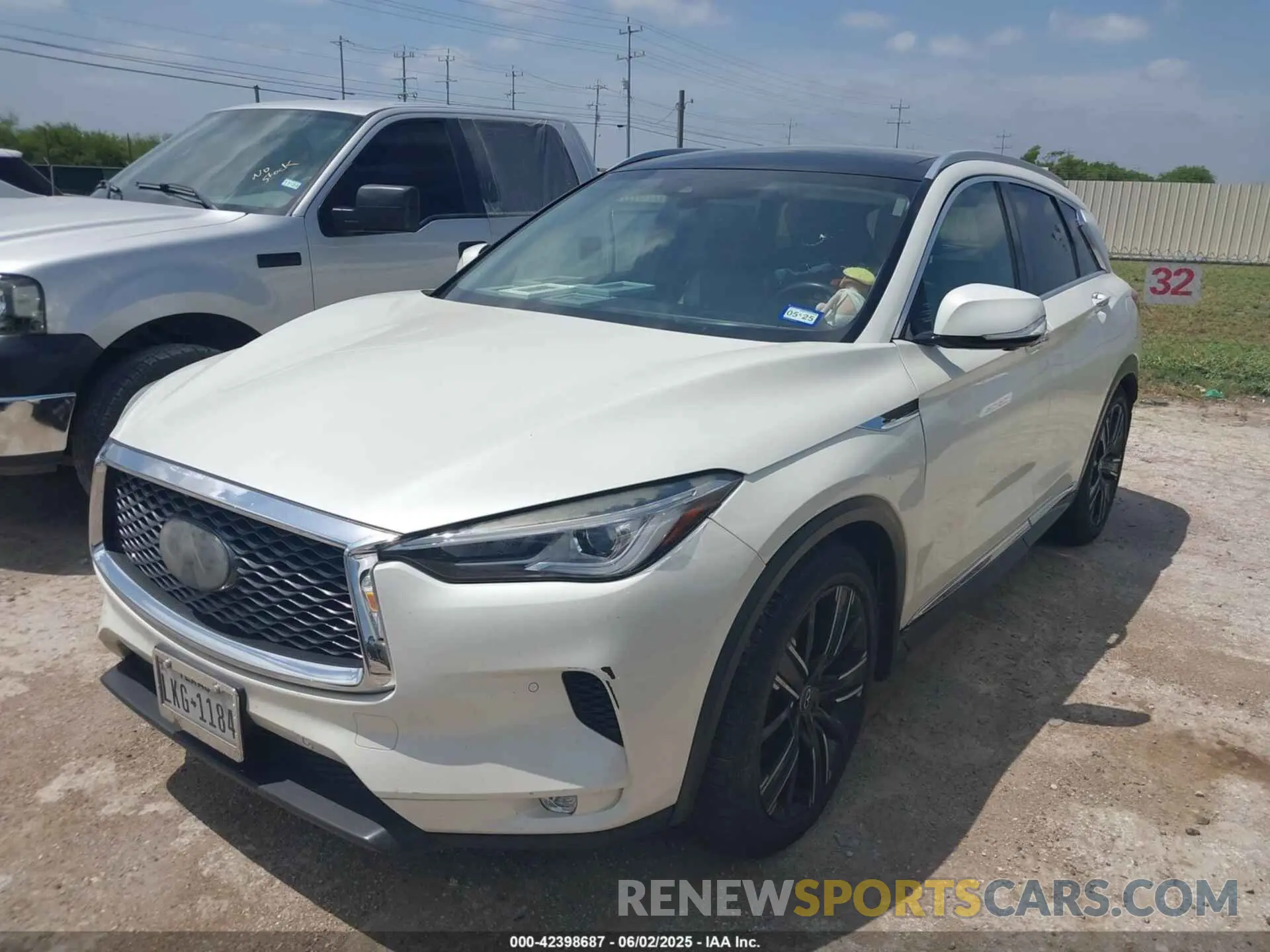 2 Photograph of a damaged car 3PCAJ5M18KF122093 INFINITI QX50 2019