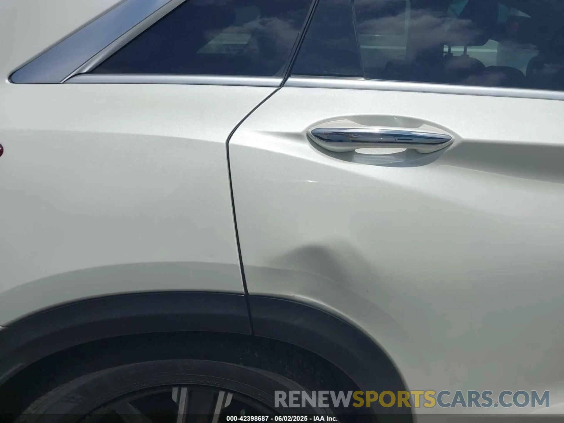 6 Photograph of a damaged car 3PCAJ5M18KF122093 INFINITI QX50 2019