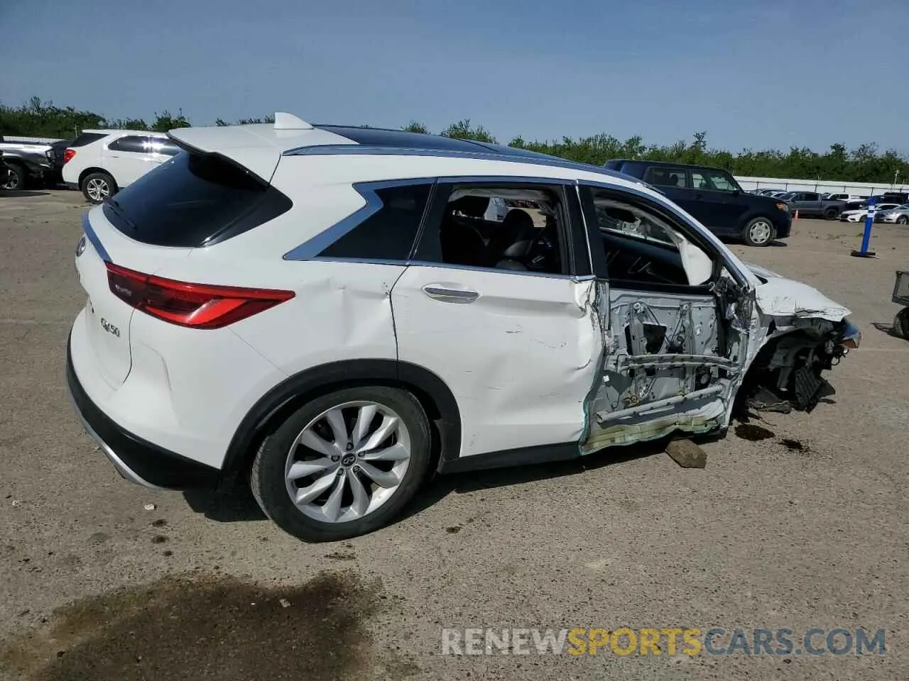 3 Photograph of a damaged car 3PCAJ5M18KF125785 INFINITI QX50 2019