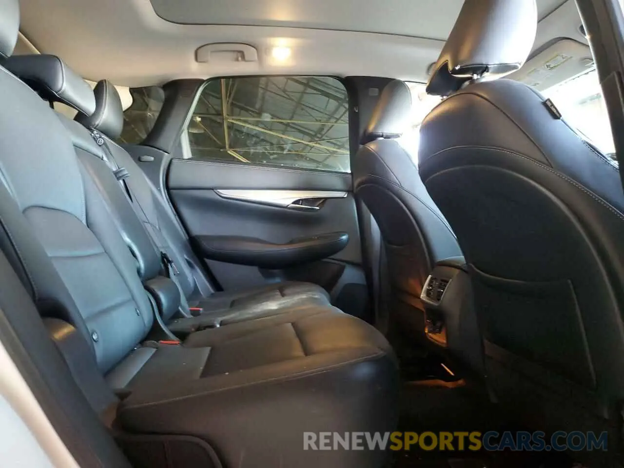 11 Photograph of a damaged car 3PCAJ5M18KF133319 INFINITI QX50 2019