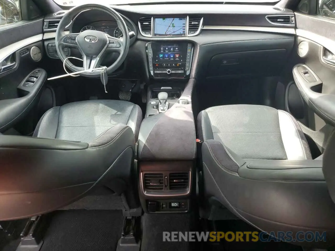 8 Photograph of a damaged car 3PCAJ5M19KF119204 INFINITI QX50 2019