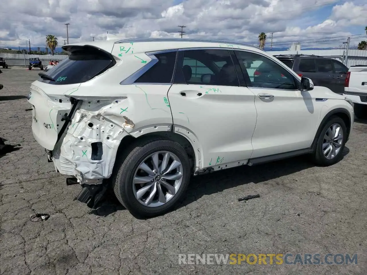 3 Photograph of a damaged car 3PCAJ5M19KF133426 INFINITI QX50 2019