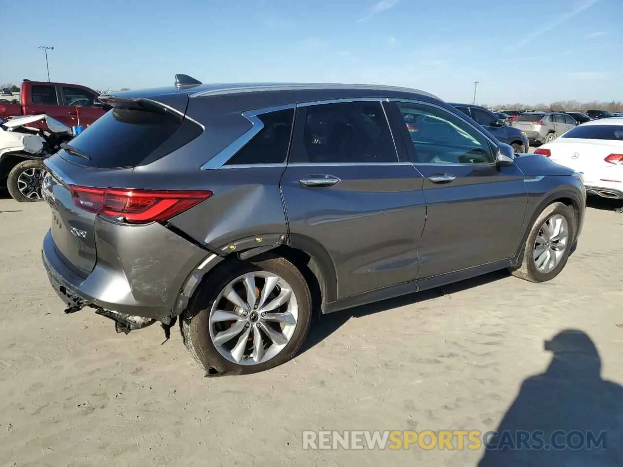 3 Photograph of a damaged car 3PCAJ5M19KF136262 INFINITI QX50 2019