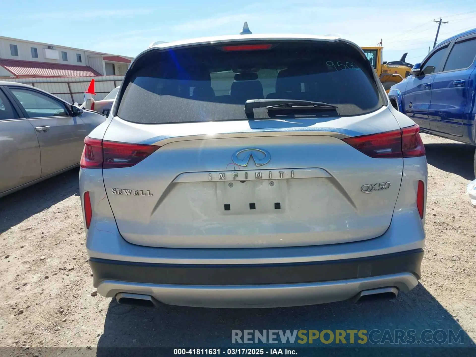 17 Photograph of a damaged car 3PCAJ5M19KF144488 INFINITI QX50 2019
