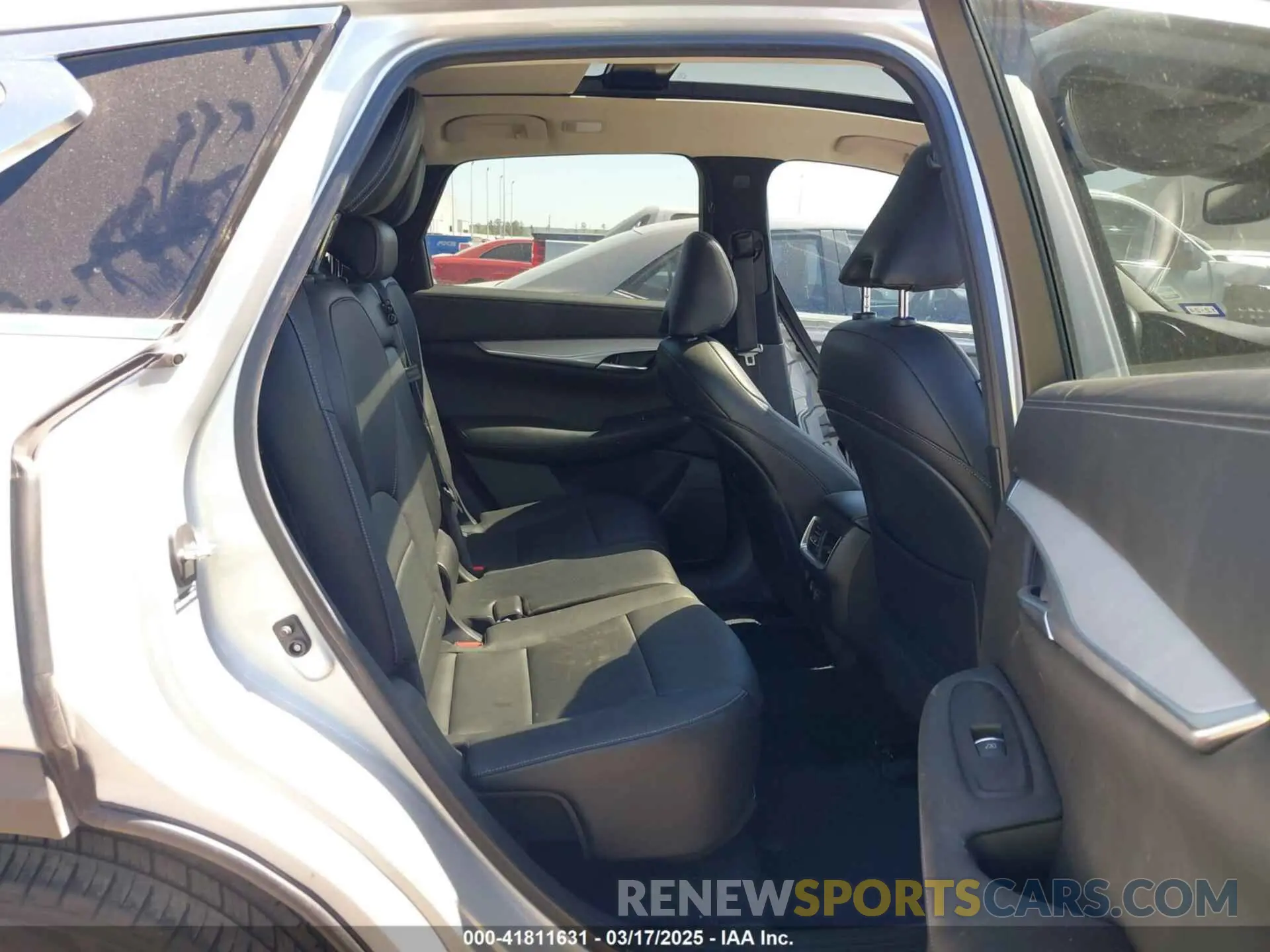 8 Photograph of a damaged car 3PCAJ5M19KF144488 INFINITI QX50 2019