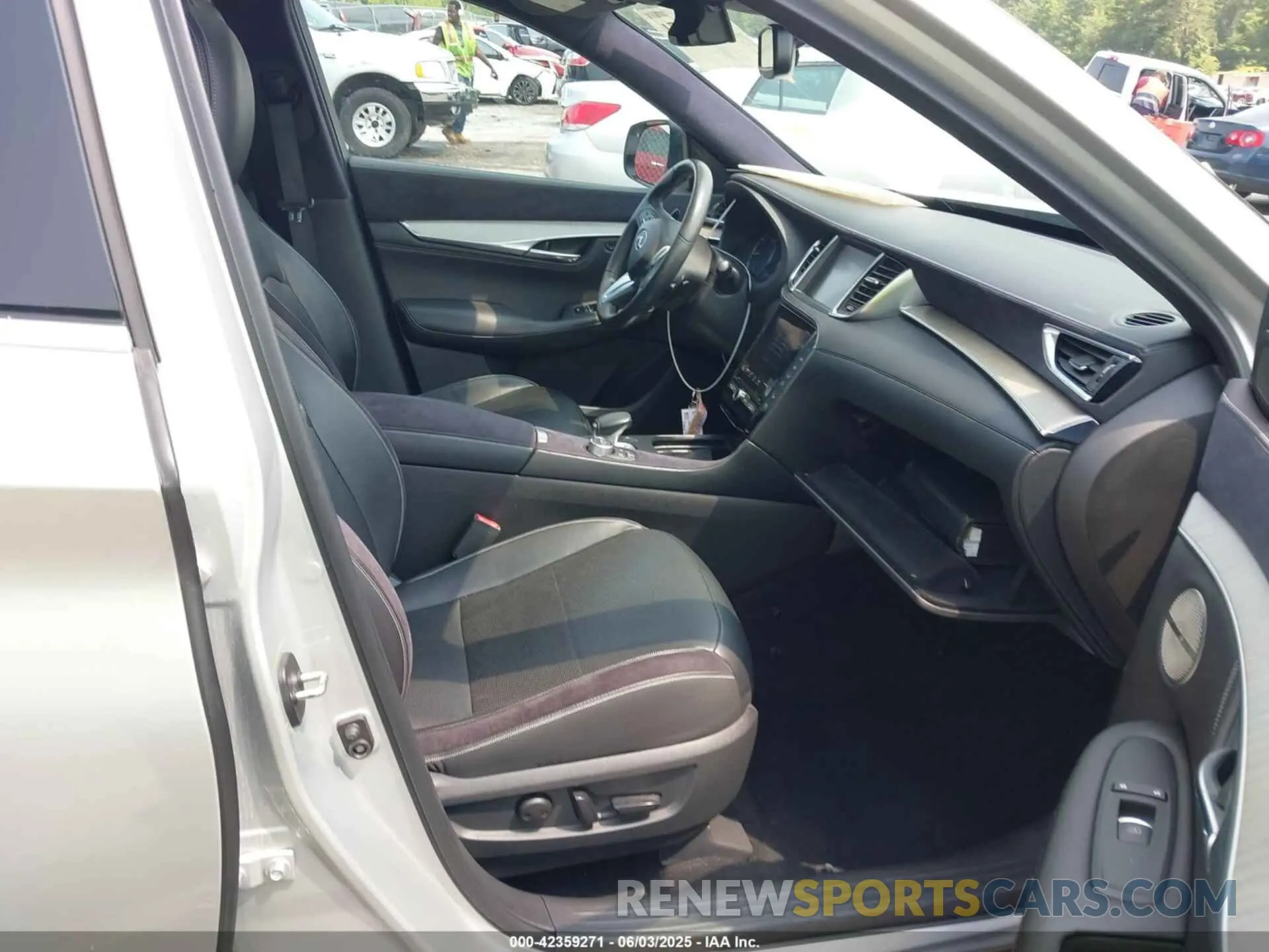 5 Photograph of a damaged car 3PCAJ5M1XKF119258 INFINITI QX50 2019