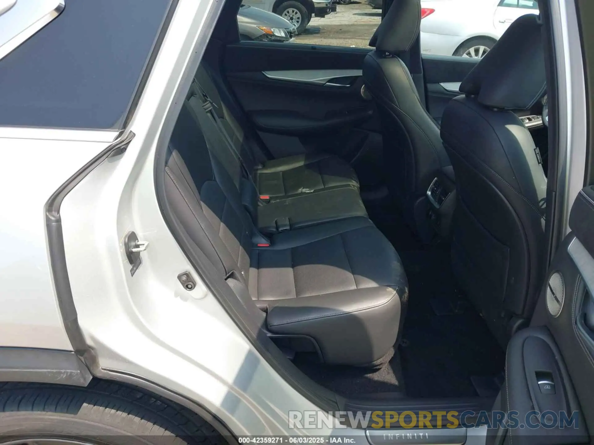 8 Photograph of a damaged car 3PCAJ5M1XKF119258 INFINITI QX50 2019