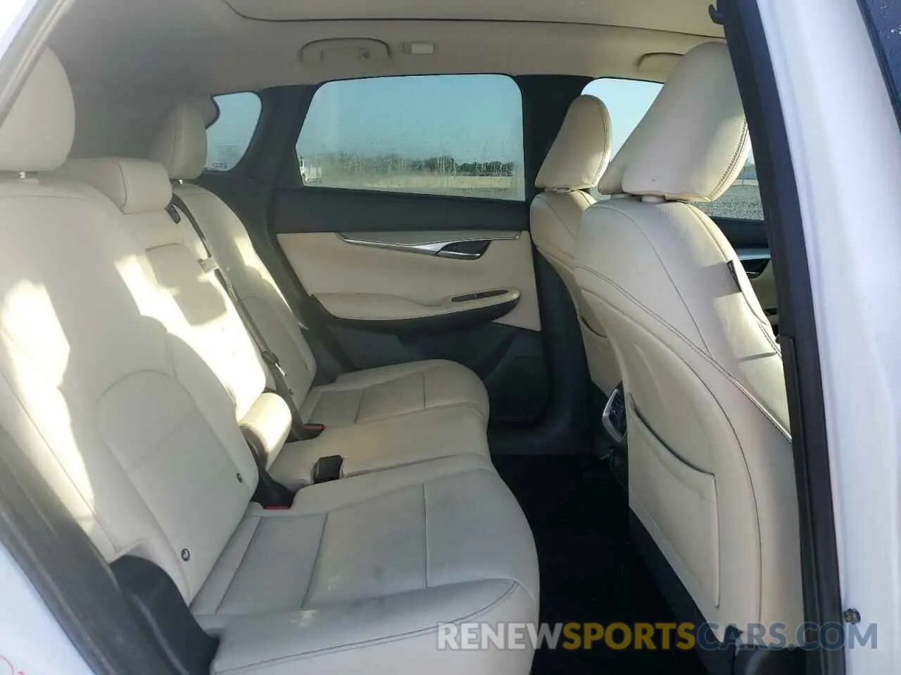 10 Photograph of a damaged car 3PCAJ5M1XKF119390 INFINITI QX50 2019