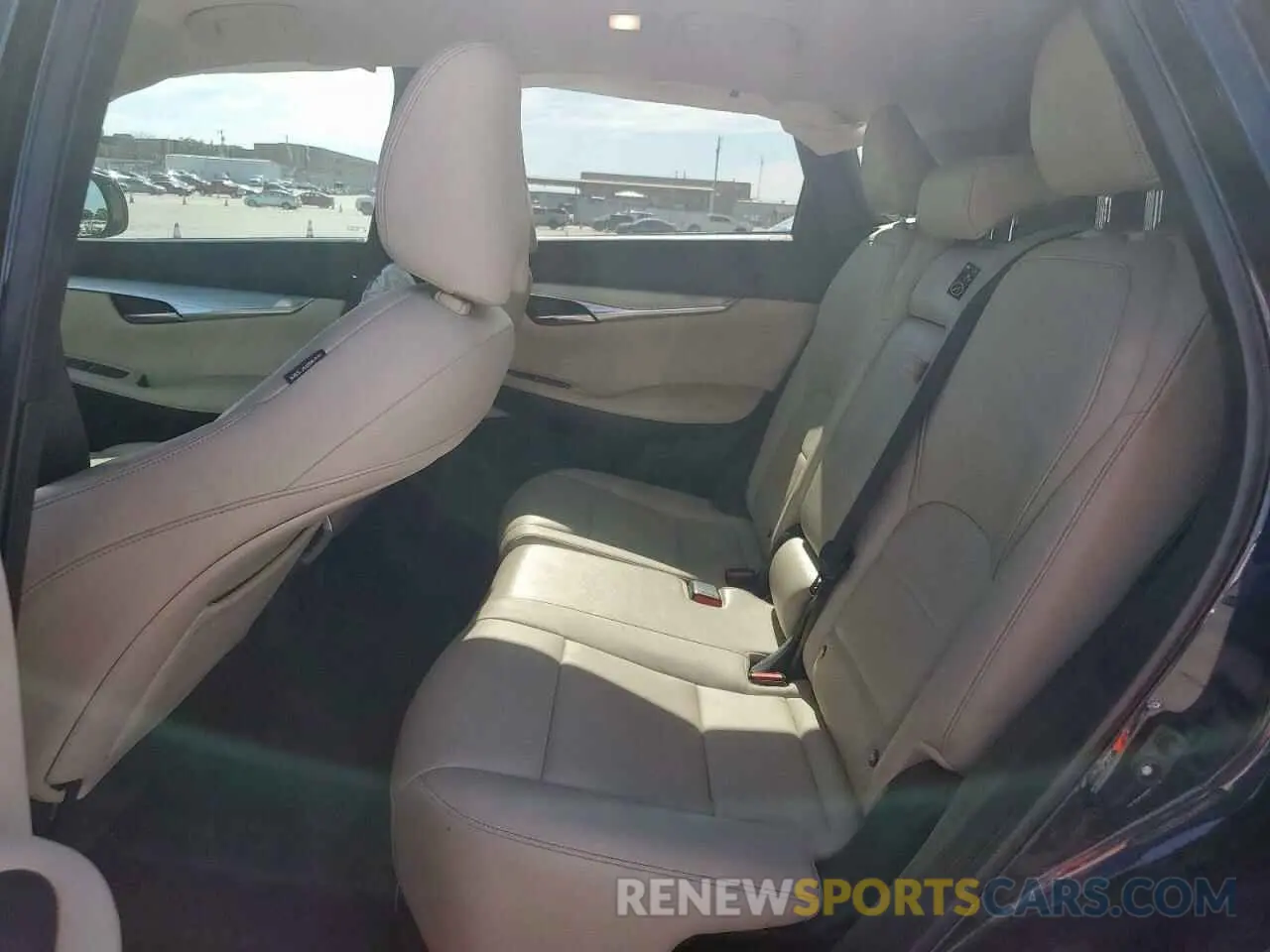 11 Photograph of a damaged car 3PCAJ5M1XKF123830 INFINITI QX50 2019