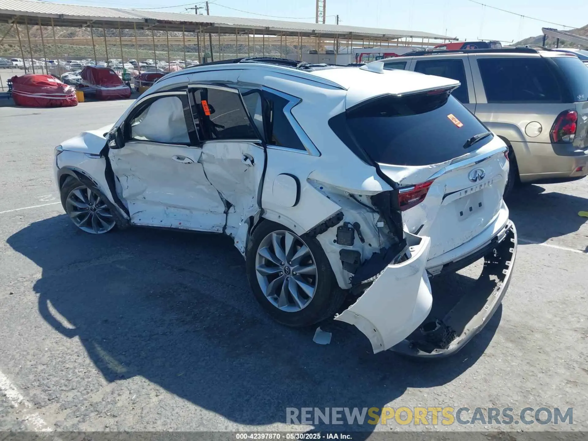 3 Photograph of a damaged car 3PCAJ5M1XKF132897 INFINITI QX50 2019