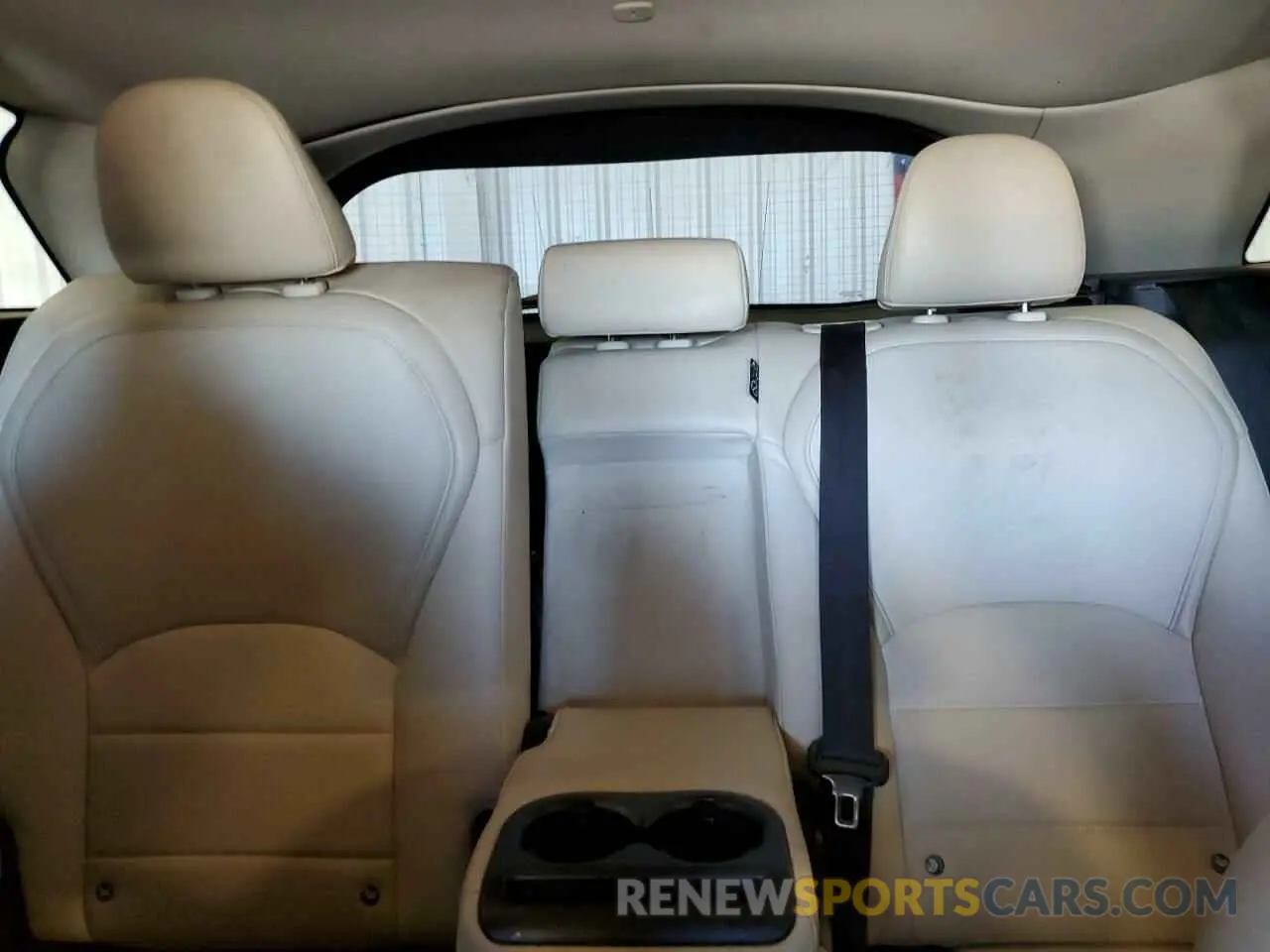 10 Photograph of a damaged car 3PCAJ5M30KF104818 INFINITI QX50 2019