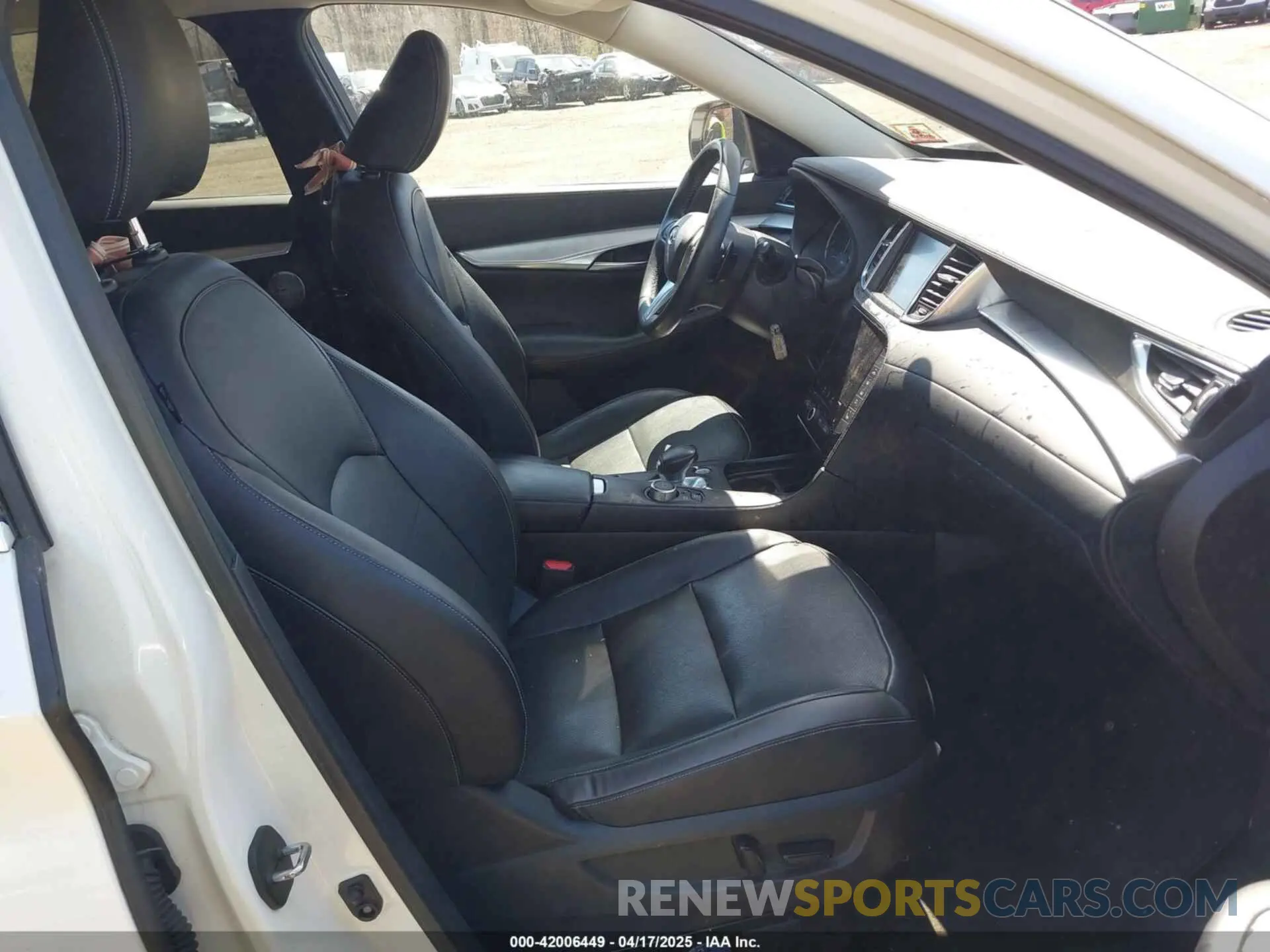 5 Photograph of a damaged car 3PCAJ5M30KF113891 INFINITI QX50 2019