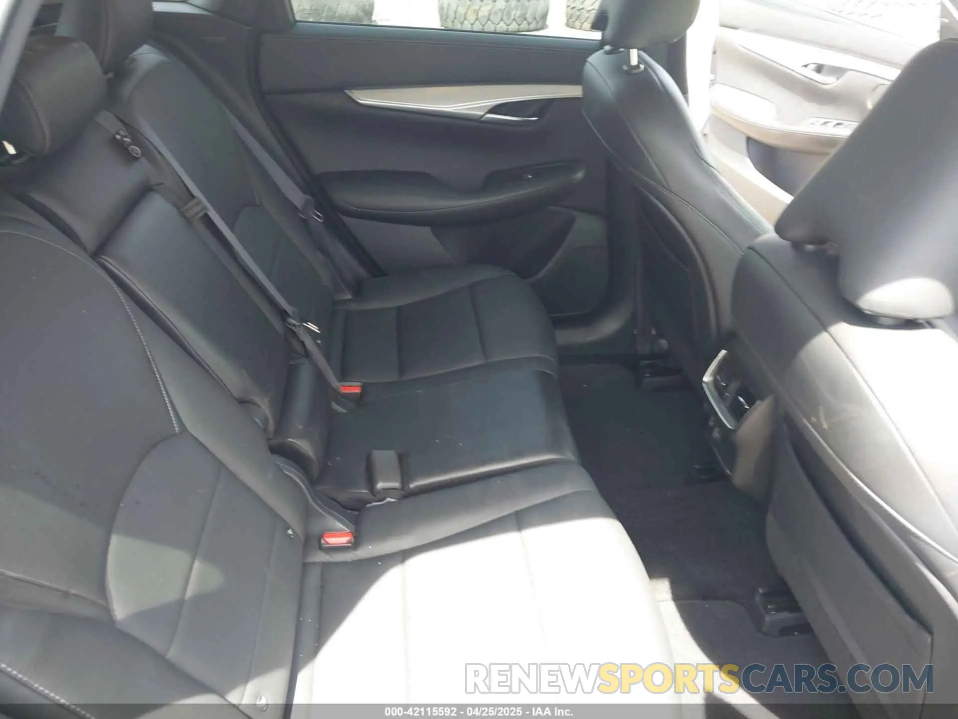 8 Photograph of a damaged car 3PCAJ5M30KF143733 INFINITI QX50 2019