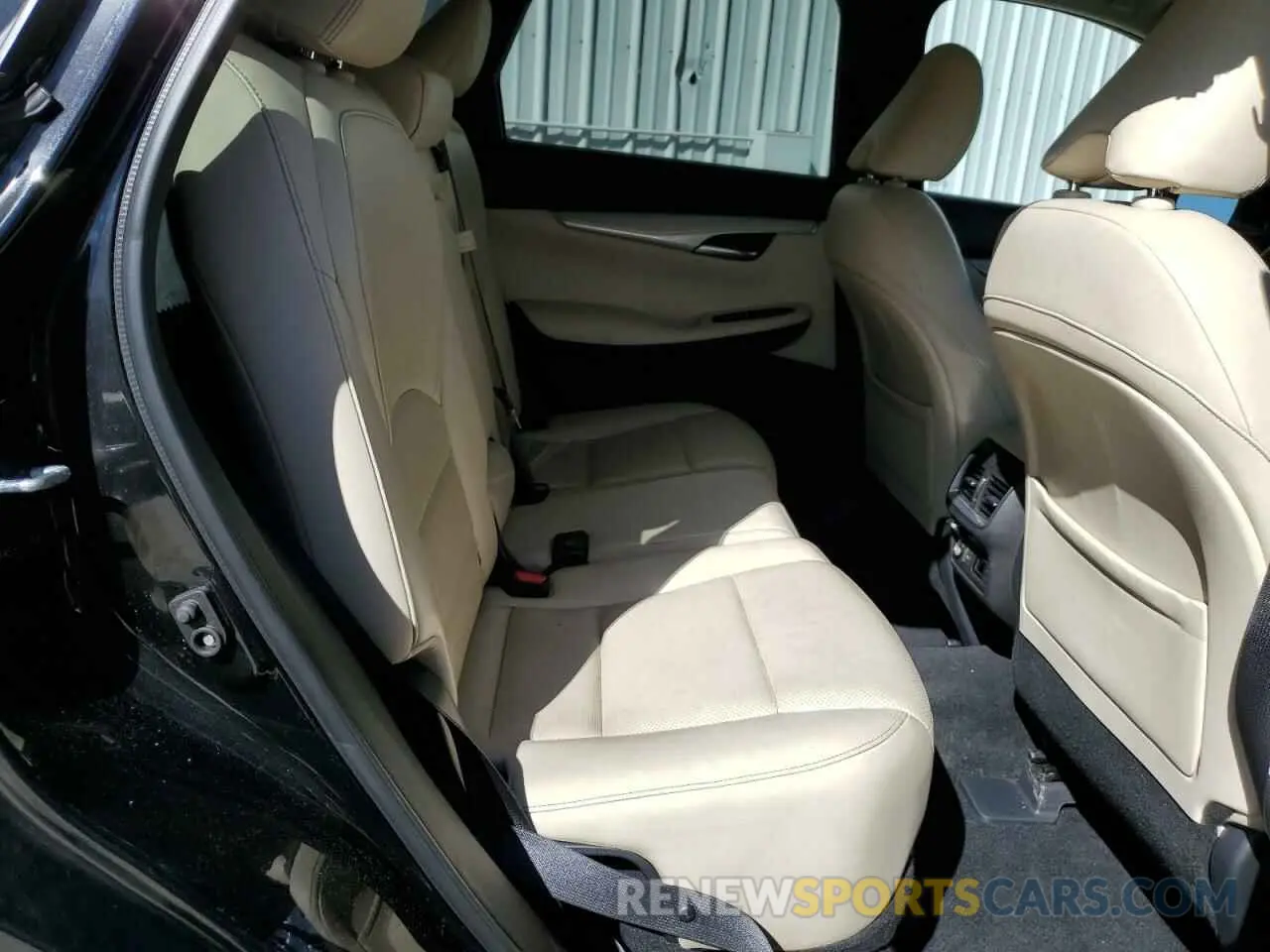 11 Photograph of a damaged car 3PCAJ5M31KF112409 INFINITI QX50 2019