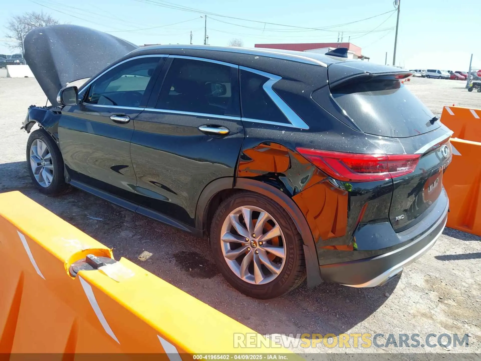 3 Photograph of a damaged car 3PCAJ5M31KF128562 INFINITI QX50 2019