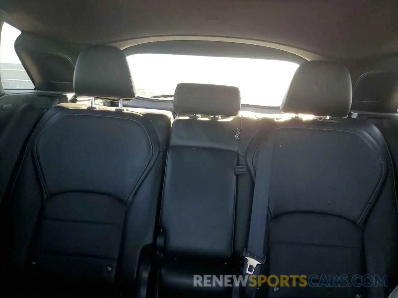 10 Photograph of a damaged car 3PCAJ5M31KF133096 INFINITI QX50 2019