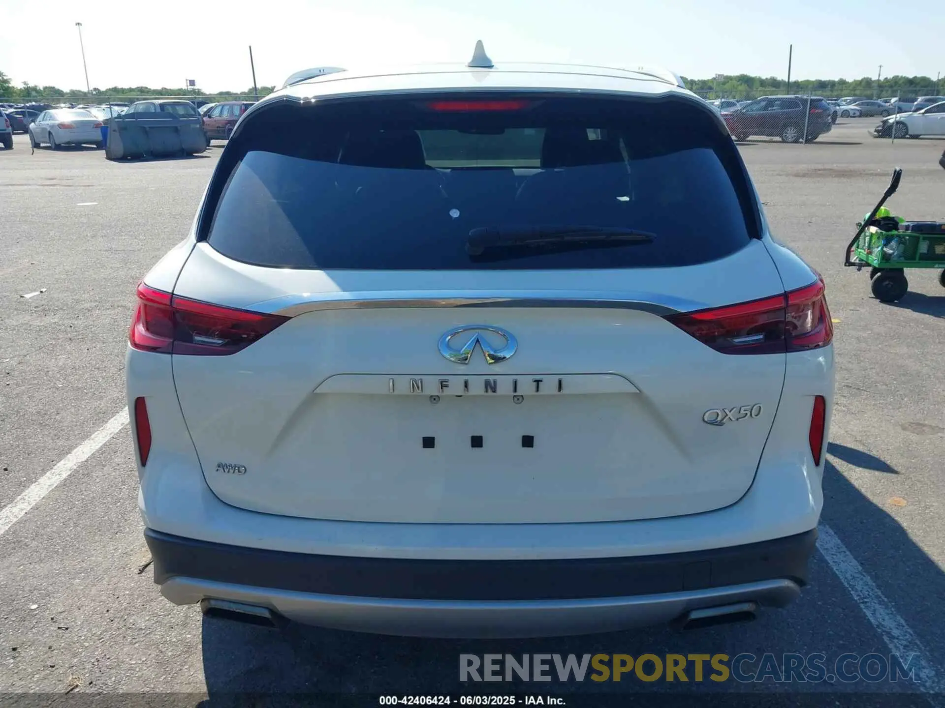 16 Photograph of a damaged car 3PCAJ5M32KF119272 INFINITI QX50 2019
