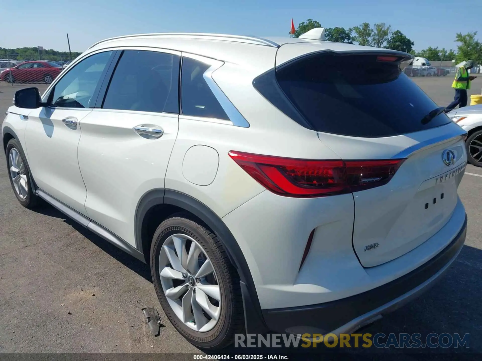 3 Photograph of a damaged car 3PCAJ5M32KF119272 INFINITI QX50 2019
