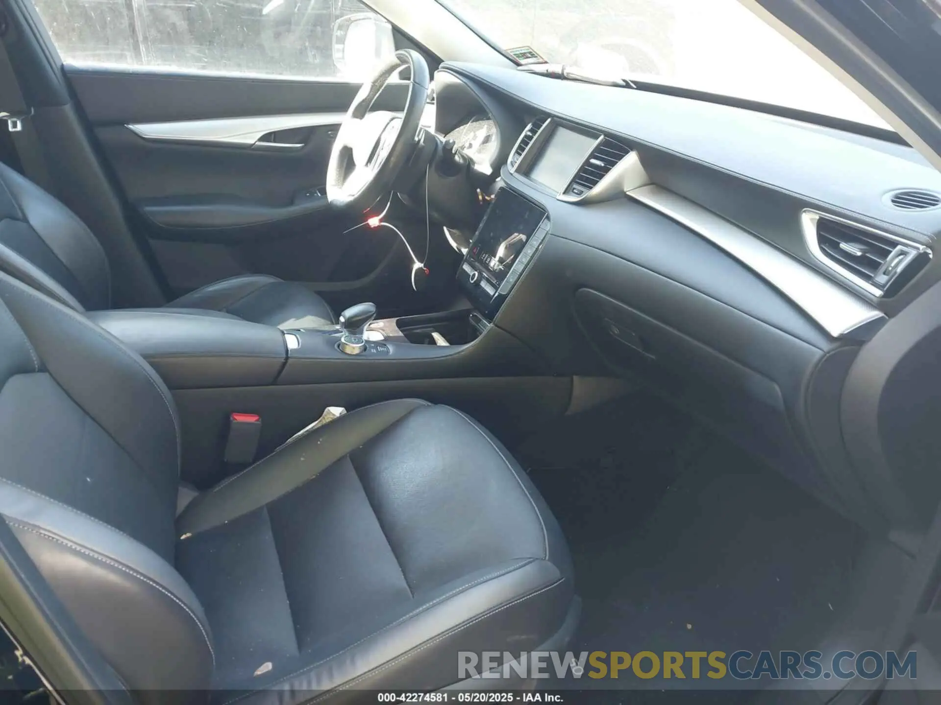 5 Photograph of a damaged car 3PCAJ5M32KF123757 INFINITI QX50 2019