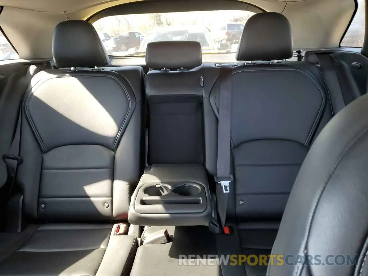 10 Photograph of a damaged car 3PCAJ5M32KF132992 INFINITI QX50 2019
