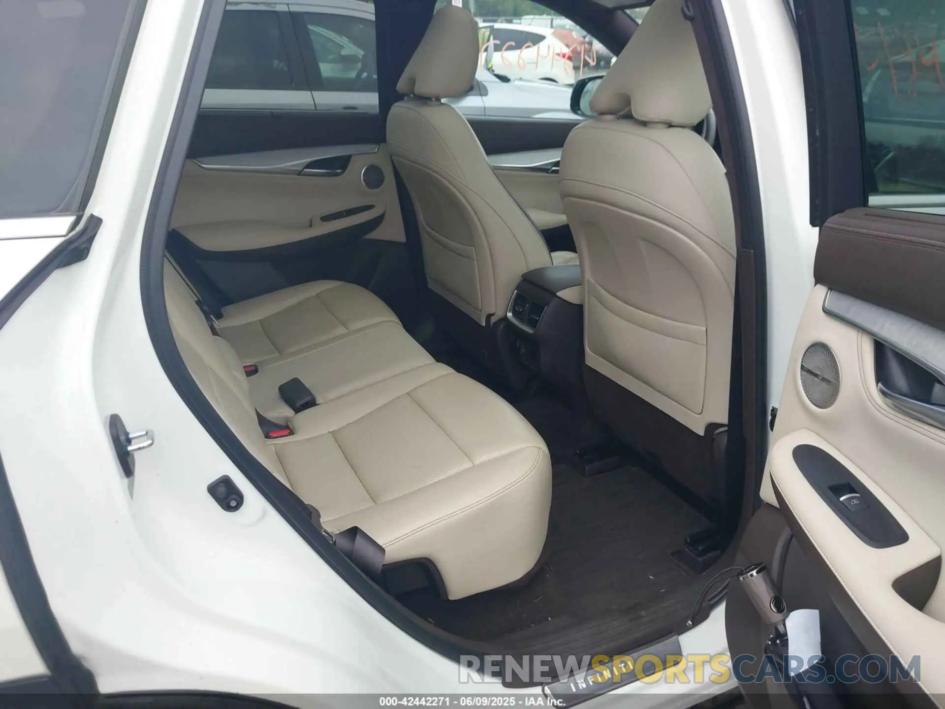 8 Photograph of a damaged car 3PCAJ5M33KF104361 INFINITI QX50 2019