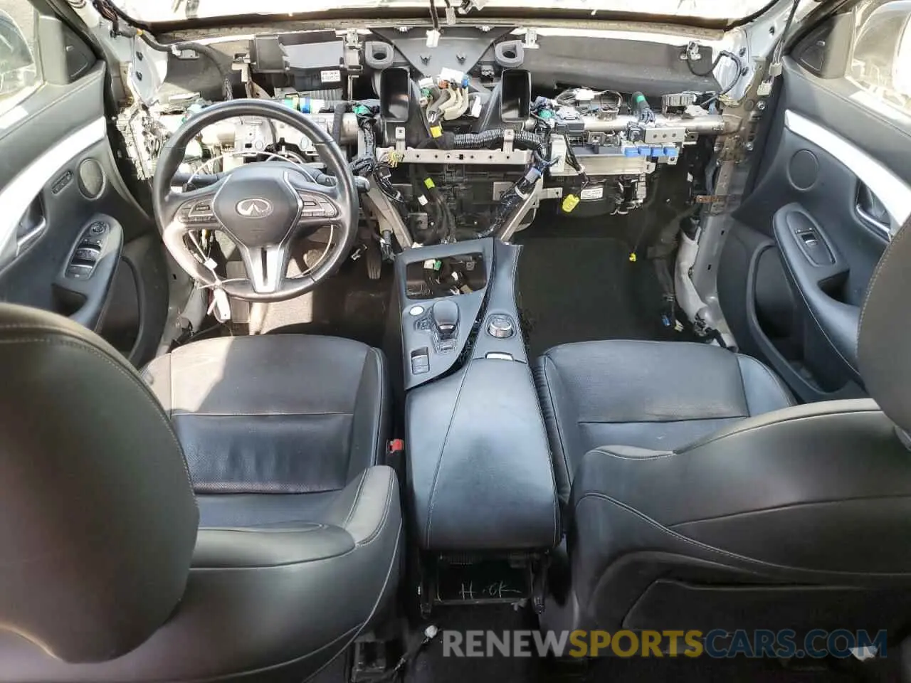 8 Photograph of a damaged car 3PCAJ5M33KF124142 INFINITI QX50 2019