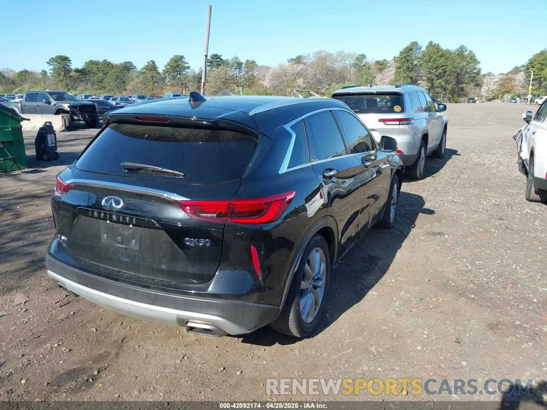 4 Photograph of a damaged car 3PCAJ5M33KF148215 INFINITI QX50 2019