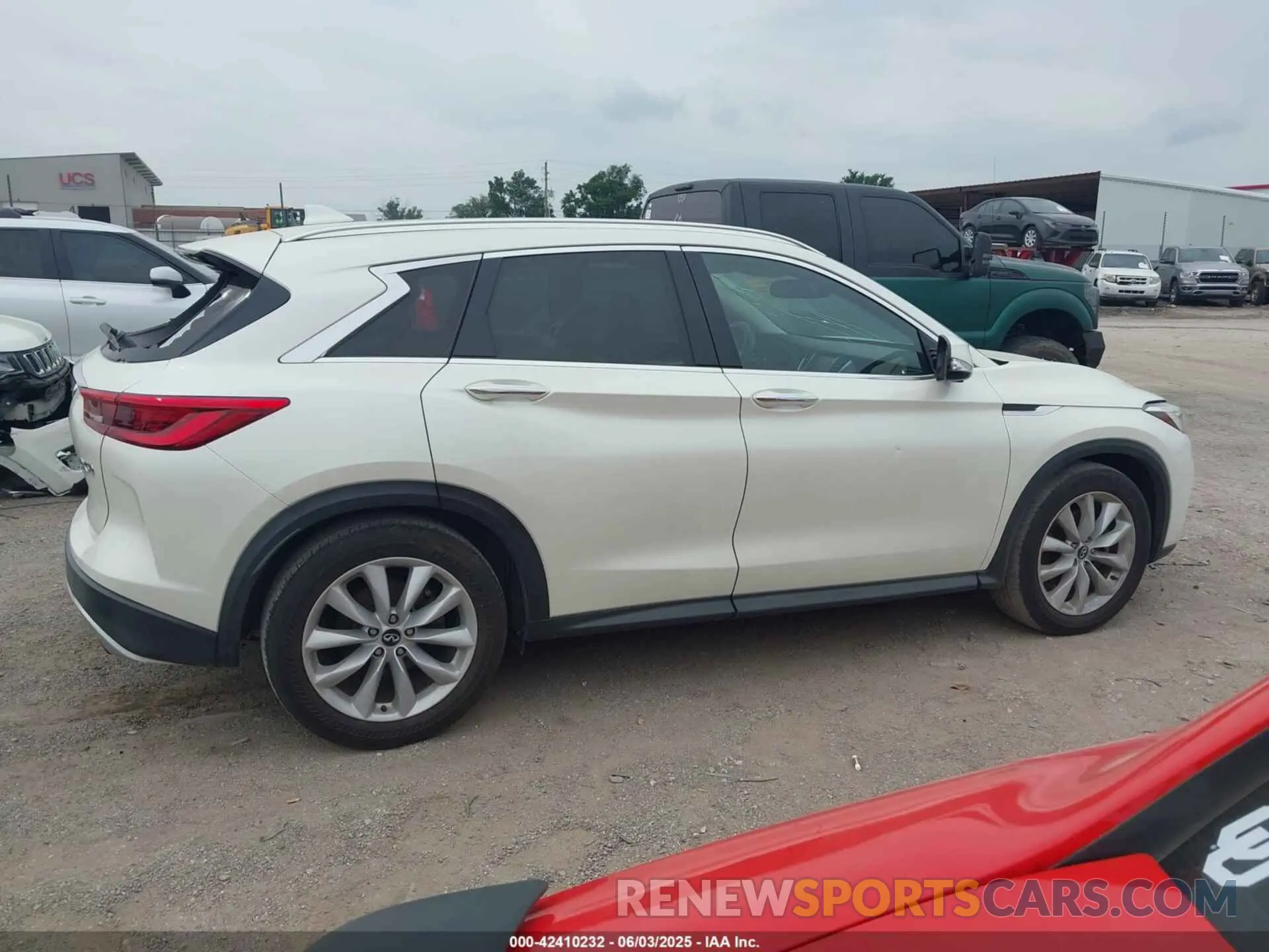 13 Photograph of a damaged car 3PCAJ5M34KF122965 INFINITI QX50 2019