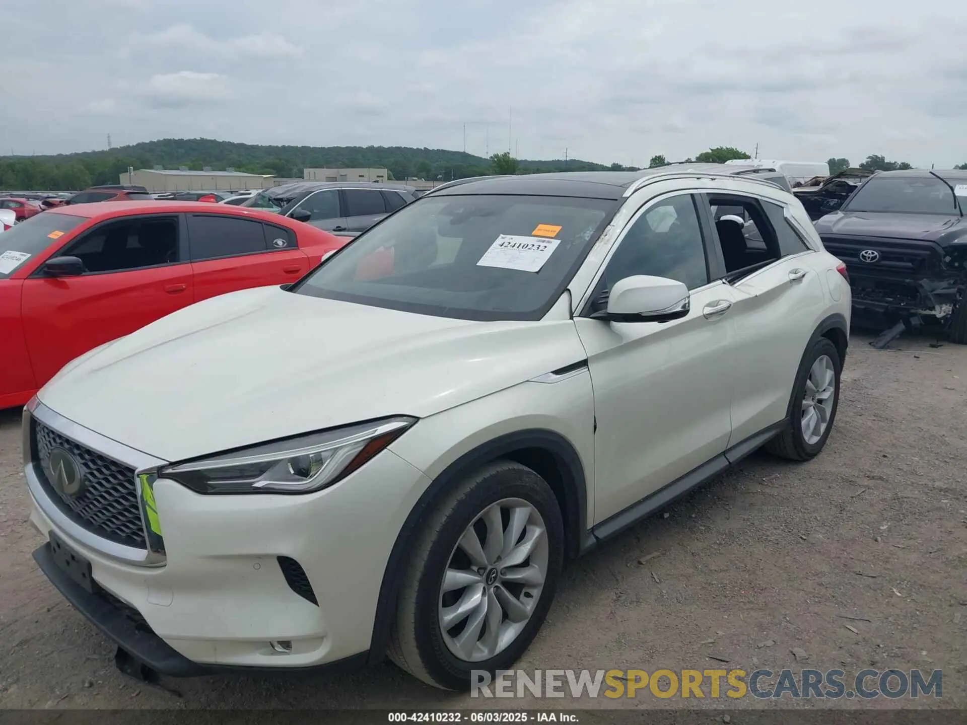 2 Photograph of a damaged car 3PCAJ5M34KF122965 INFINITI QX50 2019