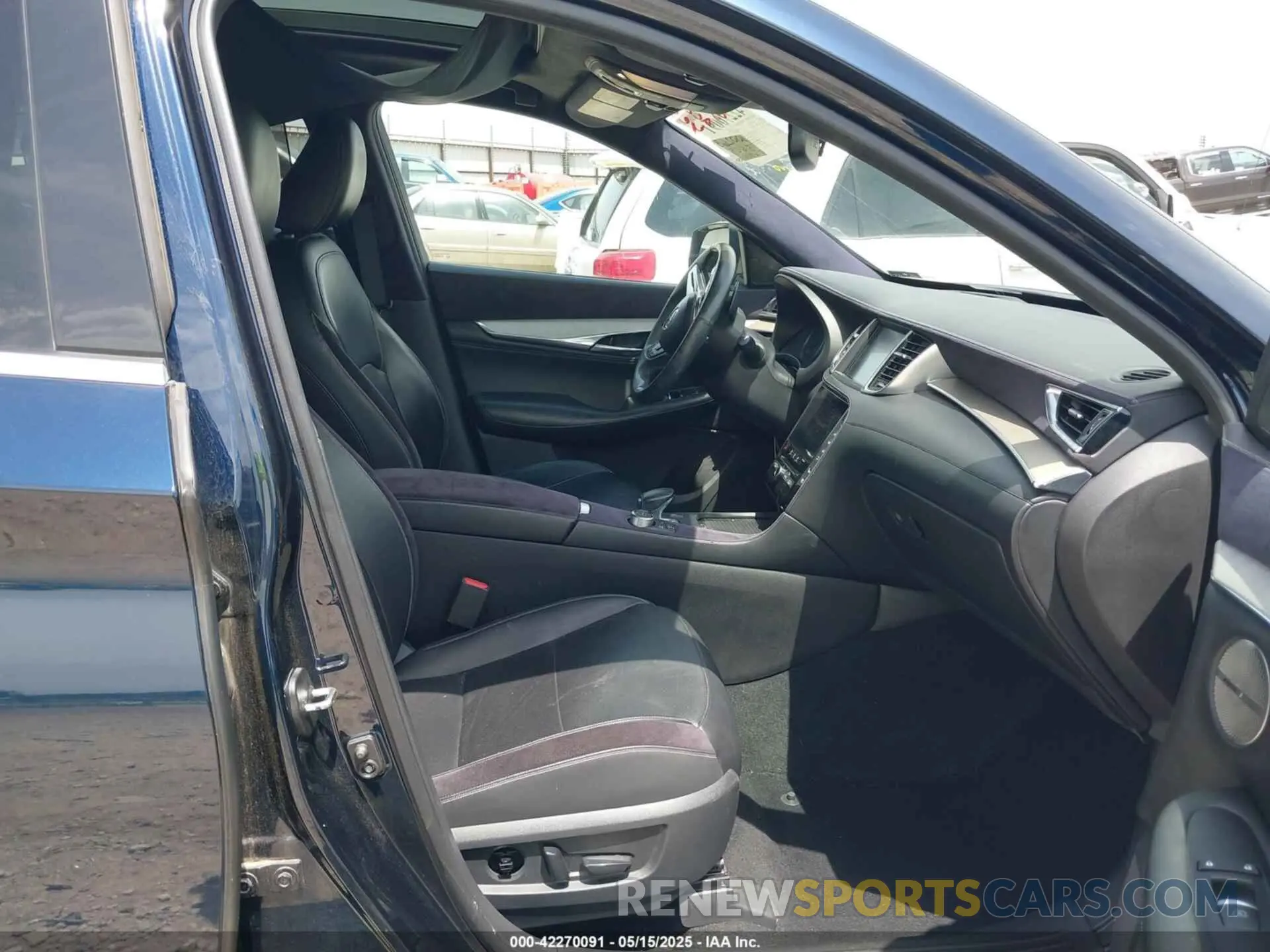 5 Photograph of a damaged car 3PCAJ5M35KF100263 INFINITI QX50 2019
