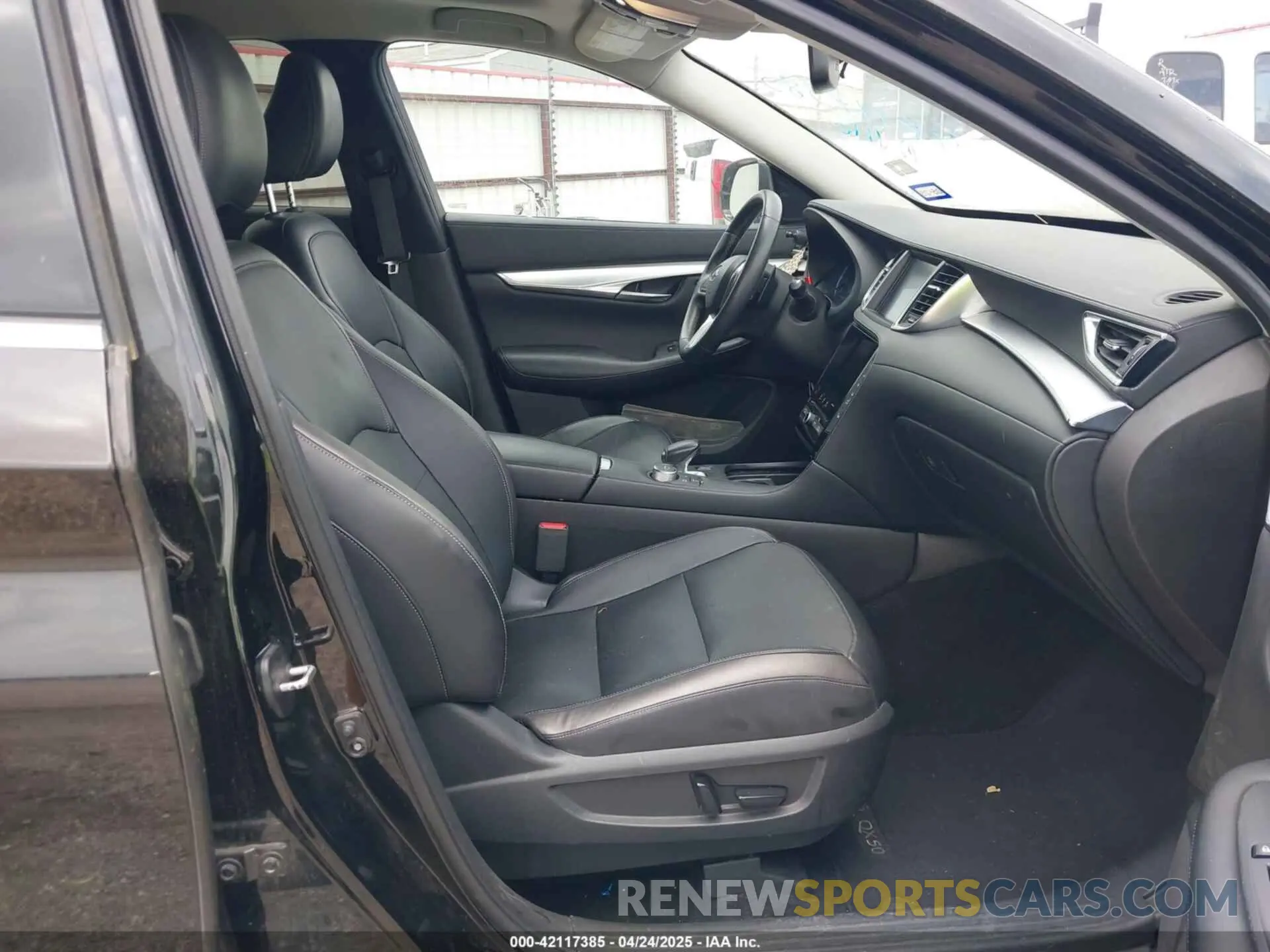 5 Photograph of a damaged car 3PCAJ5M35KF100862 INFINITI QX50 2019