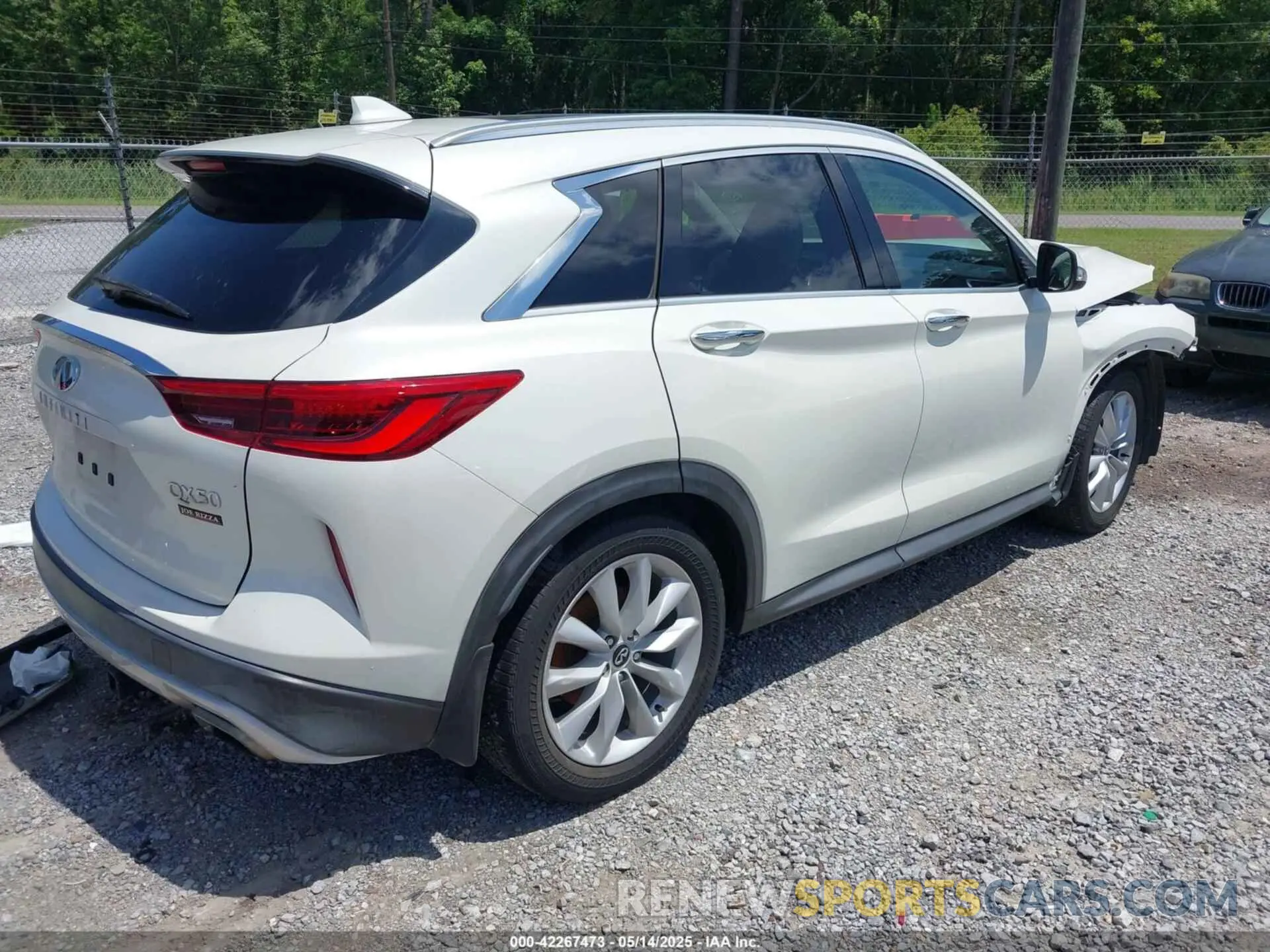 4 Photograph of a damaged car 3PCAJ5M35KF125258 INFINITI QX50 2019