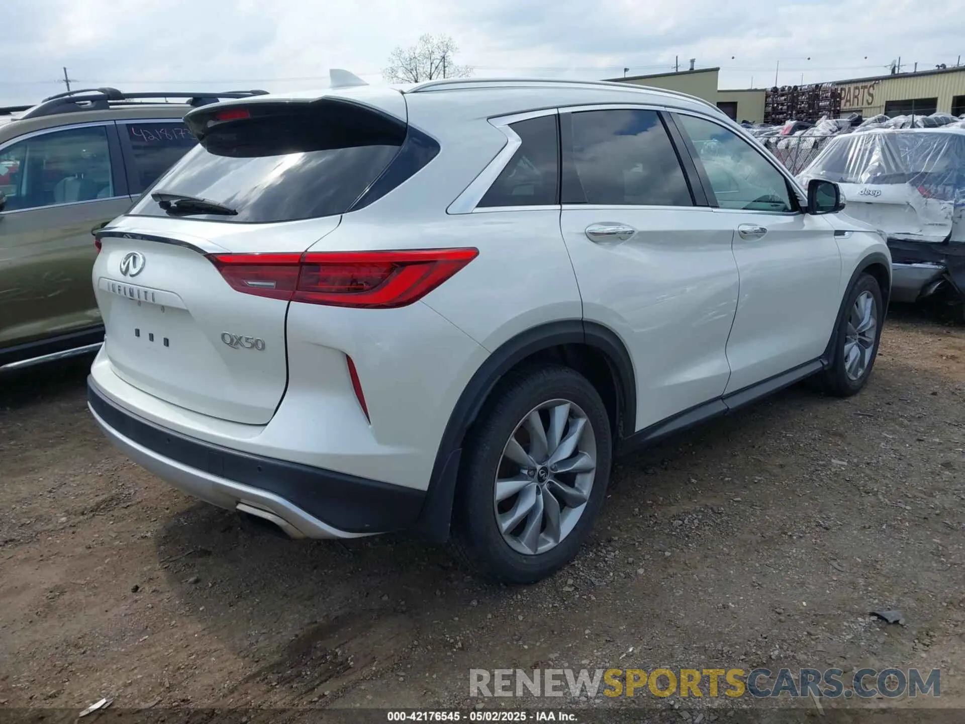 4 Photograph of a damaged car 3PCAJ5M35KF128225 INFINITI QX50 2019