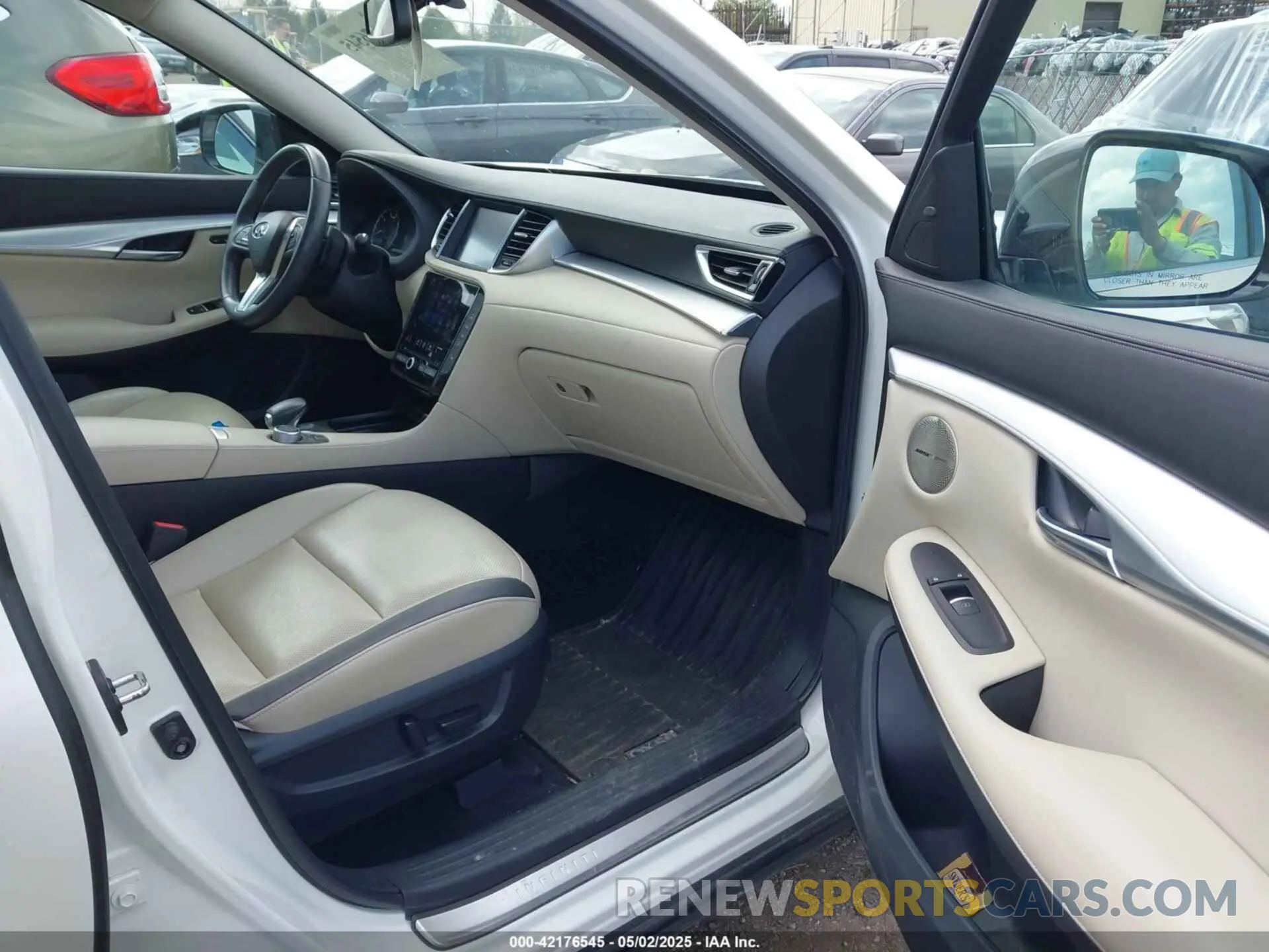 5 Photograph of a damaged car 3PCAJ5M35KF128225 INFINITI QX50 2019