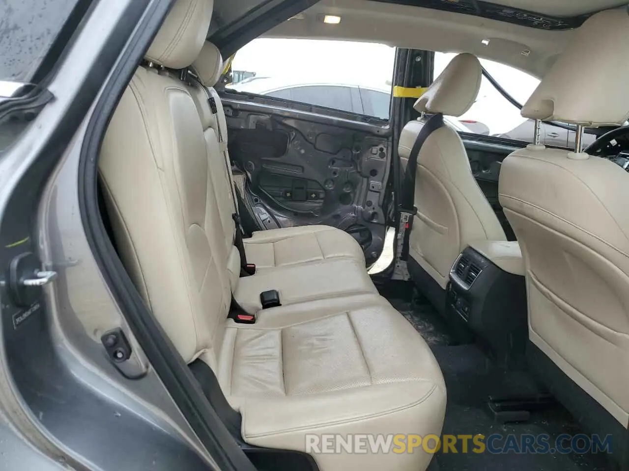 10 Photograph of a damaged car 3PCAJ5M36KF108856 INFINITI QX50 2019