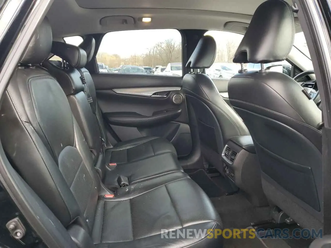 11 Photograph of a damaged car 3PCAJ5M36KF109425 INFINITI QX50 2019