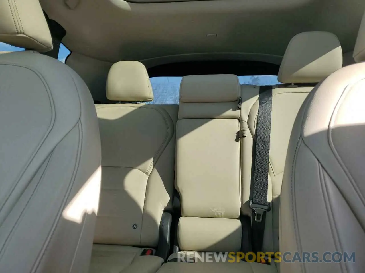 10 Photograph of a damaged car 3PCAJ5M36KF115418 INFINITI QX50 2019
