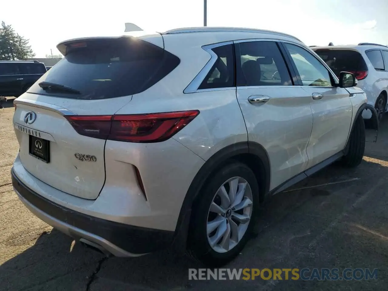 3 Photograph of a damaged car 3PCAJ5M36KF115418 INFINITI QX50 2019