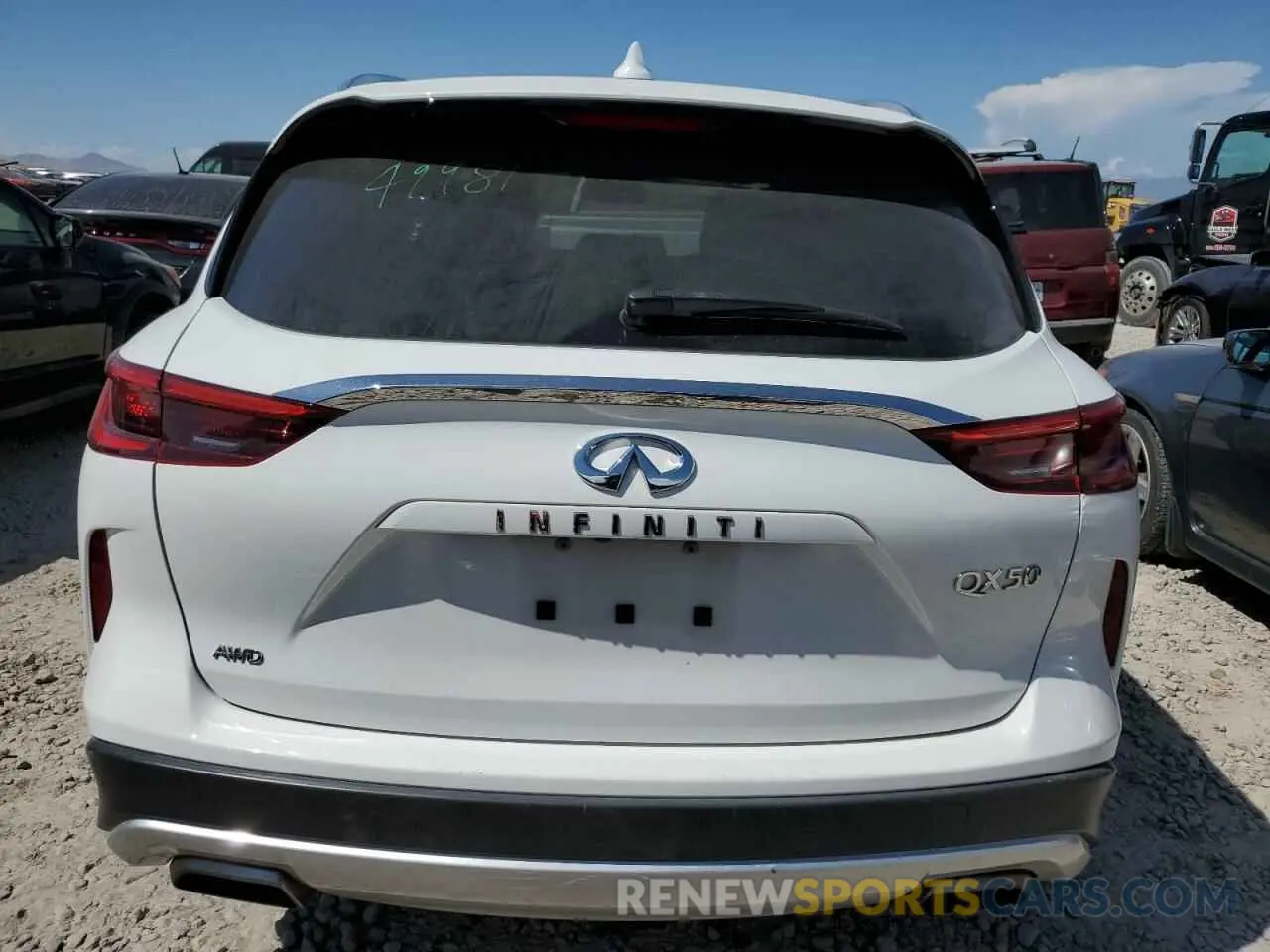 8 Photograph of a damaged car 3PCAJ5M36KF132168 INFINITI QX50 2019